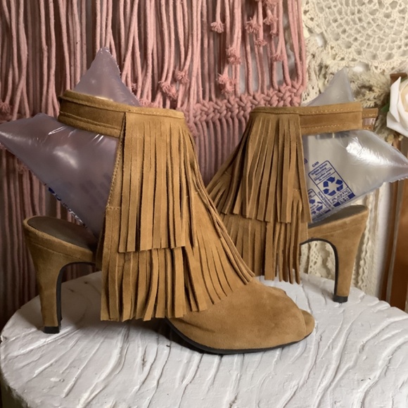 AEROSOLES HEELREST “Alamode” Tan Leather Fringe Peep Toe Heel Size 6 - Picture 4 of 11
